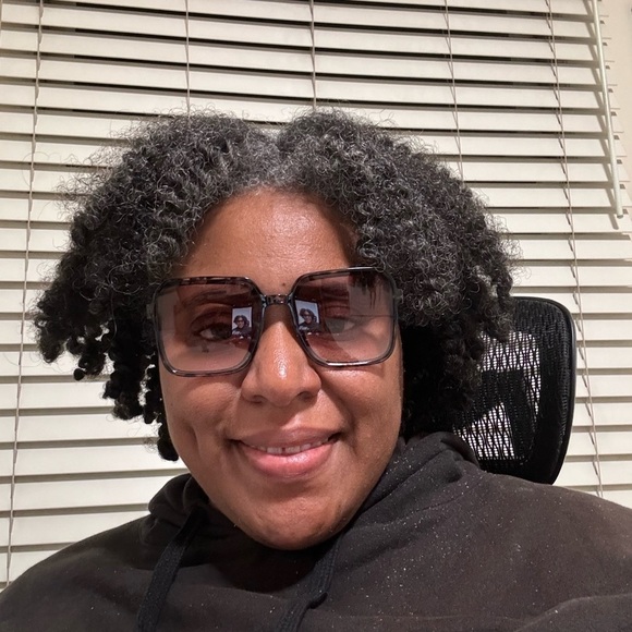 Black Geometric Oversized Sunglasses - Picture 6 of 6